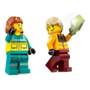 Lego Emergency Ambulance & Snowboarder 60403